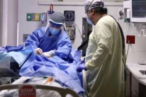 Koronavirus keçirən kişi vaksinasiyadan bir neçə saat sonra öldü