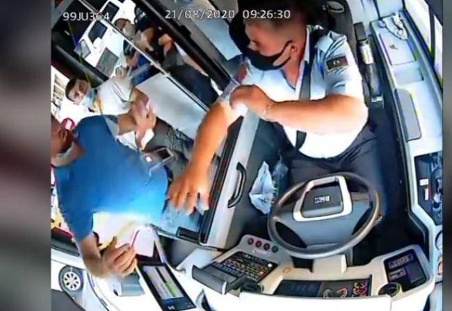 Bakıda maska taxmaqdan imtina edən sərnişin sürücünü döydü -