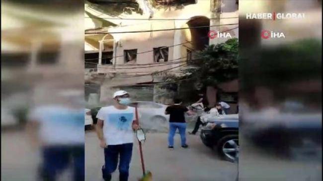 Dəhşətli partlayışdan sonra Beyrut təmizlənir -