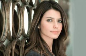 Beren Saat elə geyindi ki, ALT PALTARI GÖRÜNDÜ - FOTO Xəbər şəkili