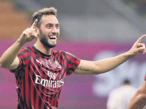 "Milan" Çalhanoğlu ilə bağlı qərarını verdi