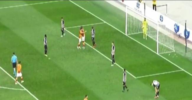 “Neftçi” “Qalatasaray”a qarşı -