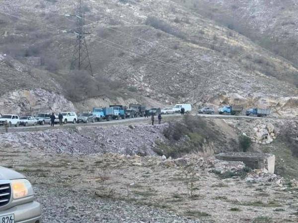 Ermənilər gün ərzində Kəlbəcəri tərk etməkdə davam edib -