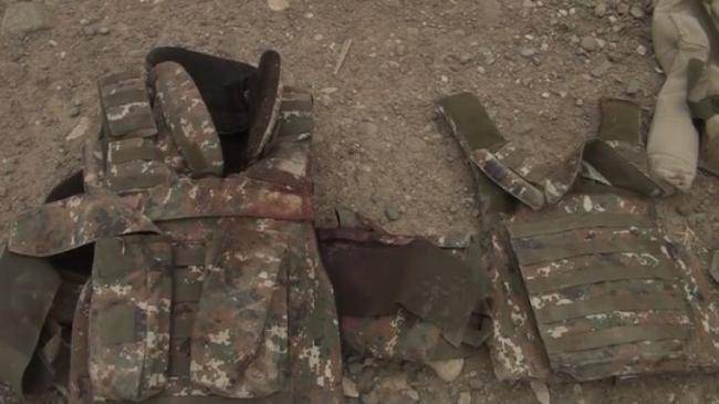 Düşmən silah-sursatını ataraq geri çəkilir -