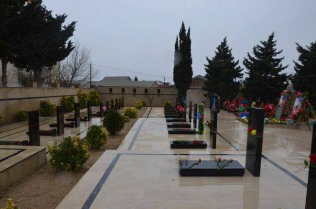Qaradağda dəfn olunmuş şəhidlərimizin nəşi