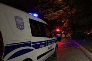 Gəncədə avtomobil ağaca çırpılıb, xəsarət alanlar var