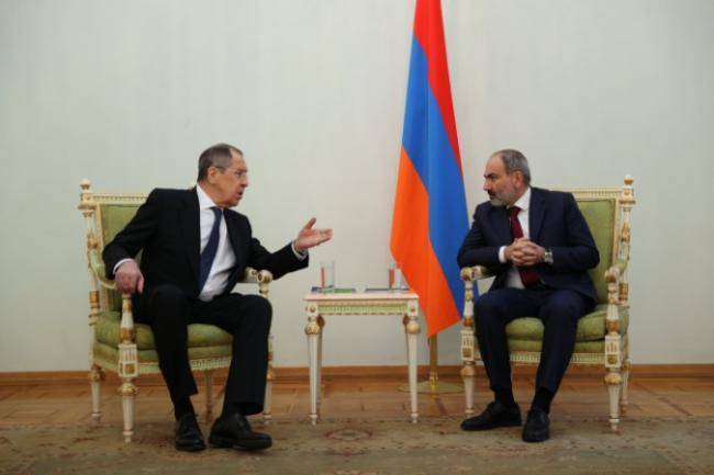 Lavrov Paşinyanla Qarabağı müzakirə edib