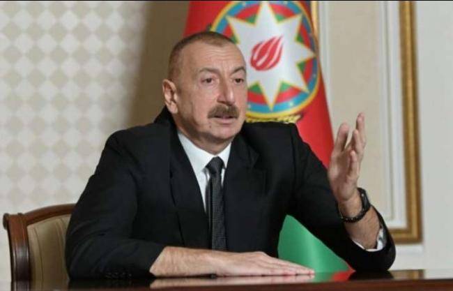 "Prezidentin kabinetində hər gün kolbasa, araq yeyib-içirdilər..."