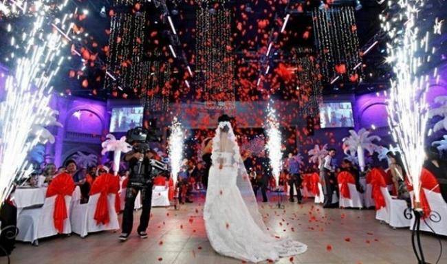 Toy biznesini itirən müğənnilərin ikinci sənəti –