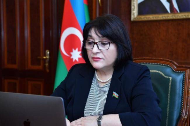 Spiker yüksək nəticə əldə etmiş abituriyentlərlə görüşdü -