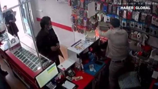Mobil telefonun partlama anı -