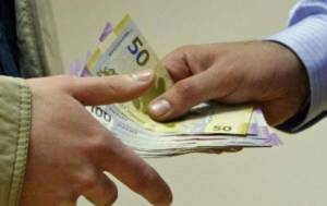 Daha bir məmur r&uuml;şvətə g&ouml;rə həbs olundu