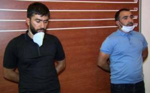 Qadını avtomobildən d&uuml;ş&uuml;rərək bı&ccedil;aqla hədələdilər  Xəbər şəkili