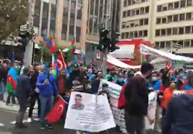 Almaniyada ordumuza dəstək yürüşü keçirildi -