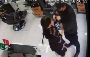 Bakıda bərbərxanada qadına qarşı zorakılıq edən polis
