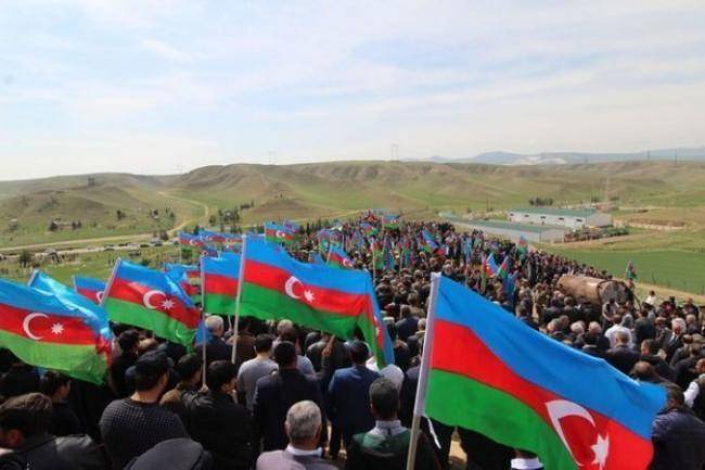 Salyanda şəhid atası vəfat edib -