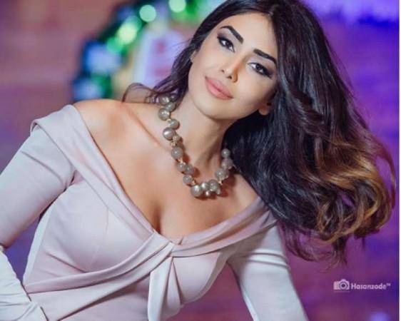 Pərvin çimərlik geyimində pozlar verdi