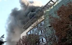 İstanbulda xəstəxanada güclü yanğın - Xəbər şəkili