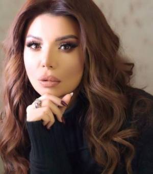 Afaq Gəncəli göbəyi açıq geyimdə GÖZ OXŞADI -