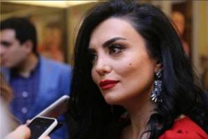 Azərbaycanlı aparıcı Çiçək tanınmaz HALDA Xəbər şəkili