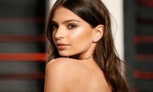 Məşhur model Transparan libasla KÜÇƏYƏ ÇIXDI — Xəbər şəkili