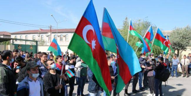 Hərbi vəzifəlilərin hərbi hissələrə yola salınması davam etdirilir -