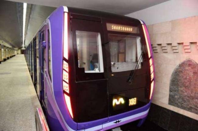 Bakı metrosunda sərnişinlər üçün-YENİLİK