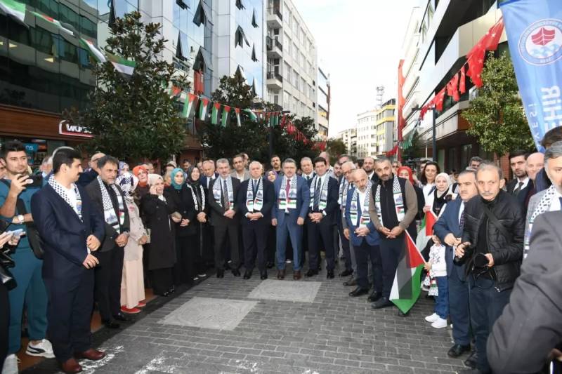 Trabzondan Qəzzaya 250 ton yardım karvanı yola salındı: "Daimi atəşkəs diləyirik" Xəbər şəkili