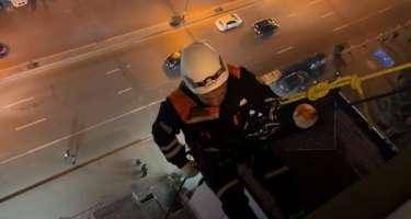 FHN-in işçisi evdə köməksiz vəziyyətdə qalan yeniyetməni belə xilas etdi -VİDEO