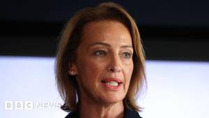 Nigel Farage Reform Partiyasının Deputatını Müdafiə Edir: Şərhlər "Çirkin", lakin İrqçi Niyyət Yoxdur Xəbər şəkili