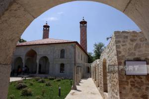 Beynəlxalq səyyahlar Yuxarı Gövhər Ağa məscidini ziyarət ediblər