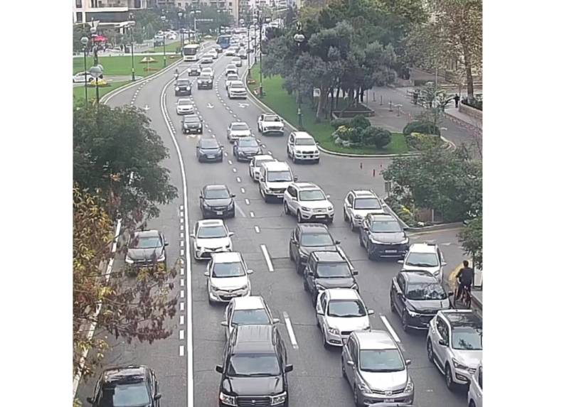 Sürücülərin NƏZƏRİNƏ: Bakıda bu yollarda sıxlıq var - SİYAHI (FOTO)