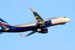 KİV: Rusiya Suriyadakı aviabazaya uçuşları bərpa edib Xəbər şəkili