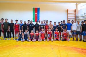 Azərbaycanın titullu güləşçiləri yeniyetmə və gənclərə "ustad dərsi" keçiblər