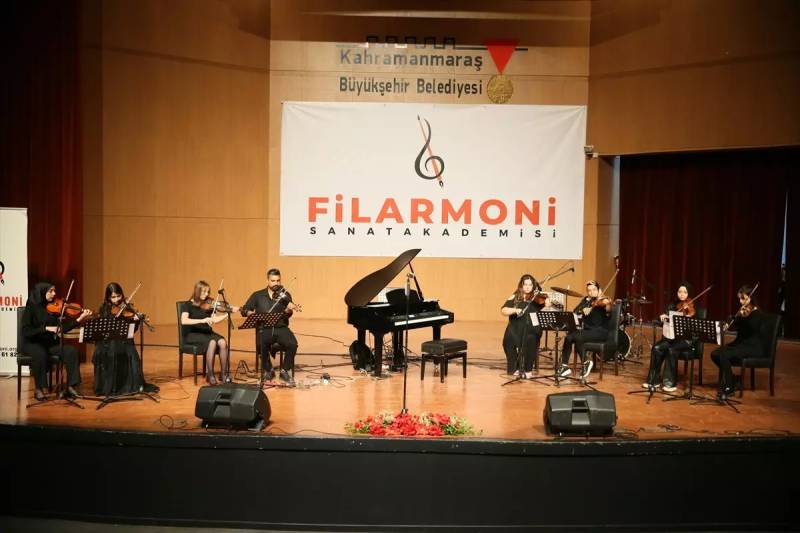 Kahramanmaraşda Filarmoniya İncəsənət Akademiyası Tələbələrinin Sənət Günü Xəbər şəkili