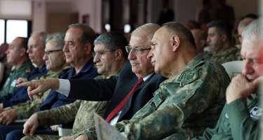 Yaşar Gülər Kərim Vəliyevlə birlikdə "Atəş sərbəst- 2025" təlimini izləyib