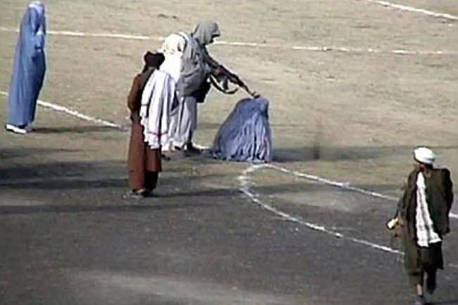 Əfqanıstanda Hamilə Həyat Yoldaşını Öldürən Şəxs Minlərin Gözü Qarşısında Edam Edildi: BMT Reaksiyası