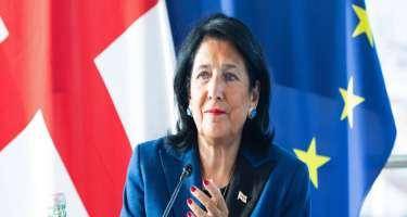 “Burada gecələyəcəyəm” - Zurabişvili