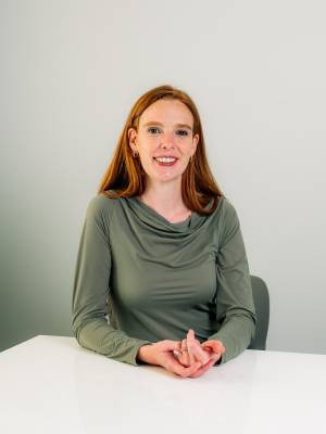 Cohere-nin Keçmiş AI Rəhbəri Sara Huker Niyə Nəhəng Modellərin Ölçülməsi Yarışına Qarşı Çıxır?