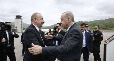 Prezident Türkiyəyə getdi