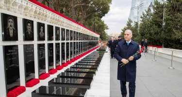 DTX-nin əməkdaşları Şəhidlər xiyabanını ziyarət etdi - FOTO