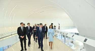 Qazaxıstanın Baş naziri Heydər Əliyev Mərkəzində oldu -FOTO