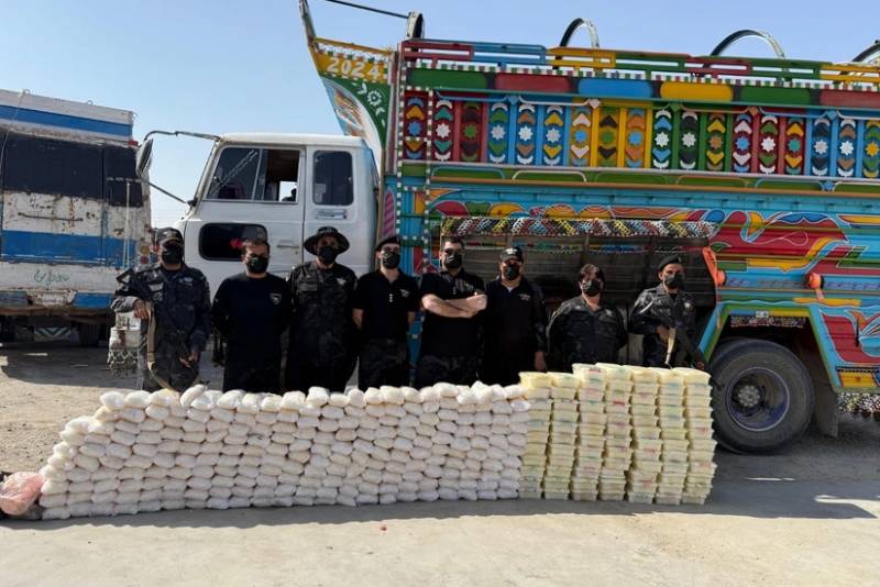 Pakistanda dəyəri 64 milyon dollardan çox olan narkotik qaçaqmalçılığının qarşısı alınıb