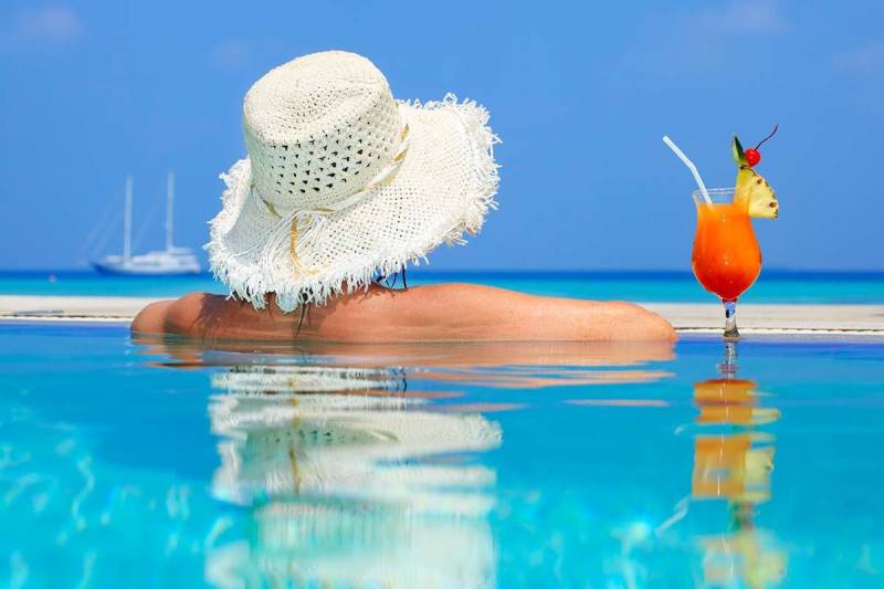 Meta Əməkdaşının Yeni Sİ Proqramı: "Endless Summer" Saxta Tətil Şəkilləri Yaradır və Narahatlıqlara Səbəb Olur