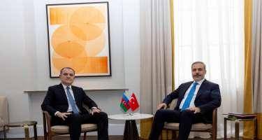 Ceyhun Bayramov  Hakan Fidanla görüşdü