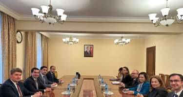 Türkiyə XİN başçısının müavini Hikmət Hacıyev və Xələf Xələfovla görüşdü