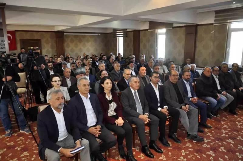 DEM Partiyasının Sədri Bakırhan: PKK Özünü Ləğv Etdi, Silahlar Tamamilə Dövriyyədən Çıxarıldı