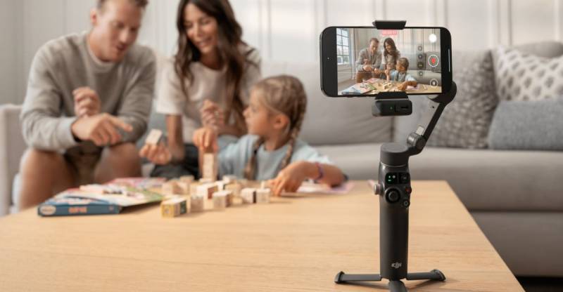 DJI Osmo Mobile 8 Təqdim Edildi: 360 Dərəcə Fırlanma və Apple DockKit Dəstəyi ilə Nələr Yenidir?