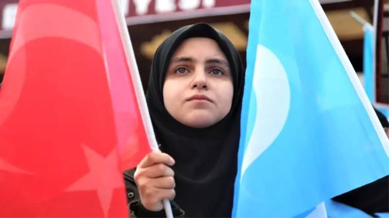 İqtisadi Əlaqələr Artdıqca: Türkiyənin Uyğur Türklərinə Dəstəyi Niyə Zəiflədi?
