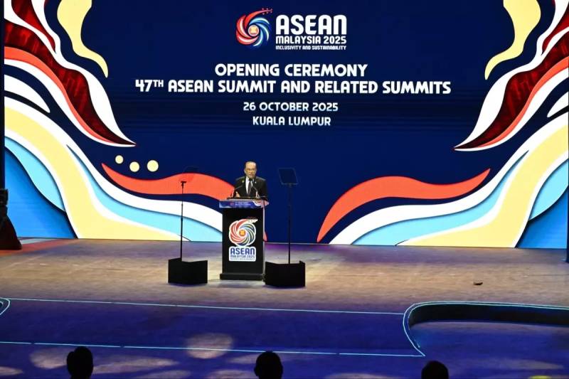 Kuala Lumpurda 47-ci ASEAN Sammitinin Rəsmi Açılış Mərasimi Keçirildi